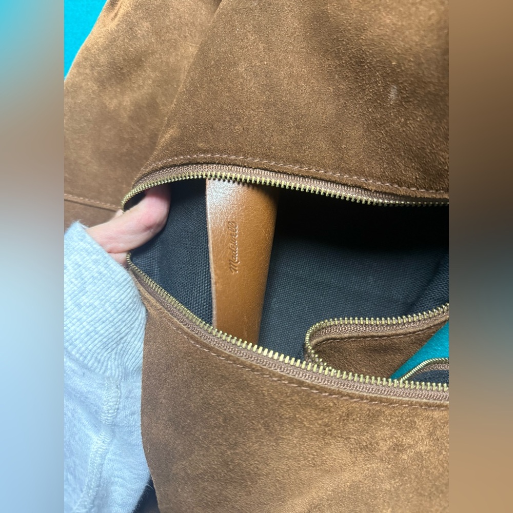 Madewell The Essential Curve Shoulder Bag - Picture 5 of 6